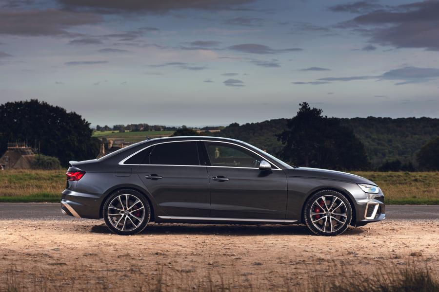  Audi S4 Sedan TDI (B9) 2019 года  (UK) (фото 5 из 27)